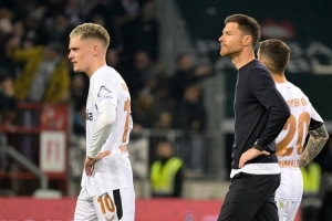 马卡电台:阿隆索希望皇马签维尔茨、莫德里奇再留一年