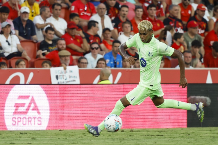 世体：亚马尔希望获得任意球&amp;点球主罚权，本赛季打入更多进球