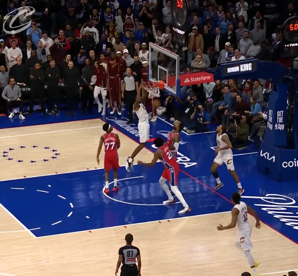 游戏规则-太刺激了！泰森助攻莫布里扣篮准绝杀！马克西超远三分反绝杀不进