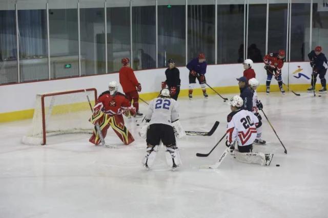 Baccara Gaming-【冬奥·人物】英如镝：站上赛场 已是中国冰球一大步